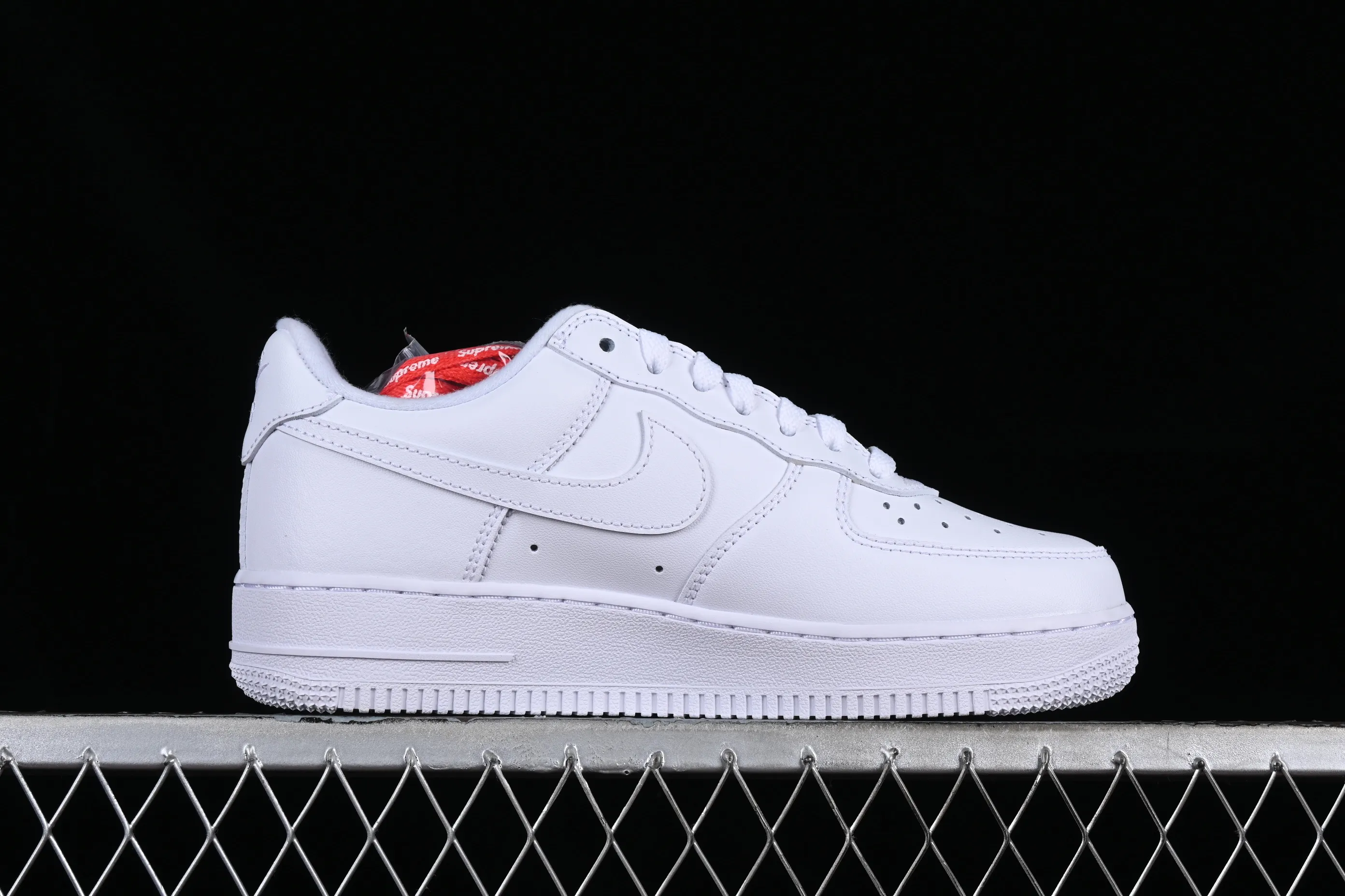 All categories Nk Air Force 1 Air Force series Nk Air Force 1 Low Air Force low-top Supreme x Nk Air Force 1 Low joint model Air Force 1 low-top casual sneakers CU9225-100
